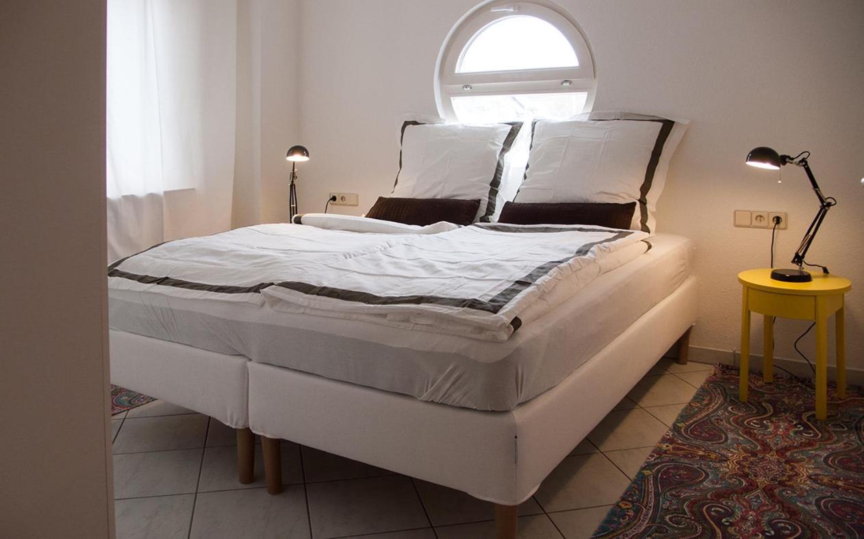 Gemuetliche Wohnung Mit Sonniger Terrasse Bietigheim-Bissingen Bagian luar foto